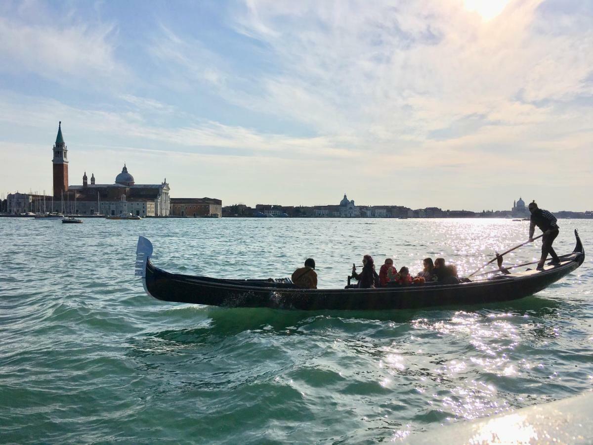 Biennale Family Apartment In Venedig Eksteriør billede