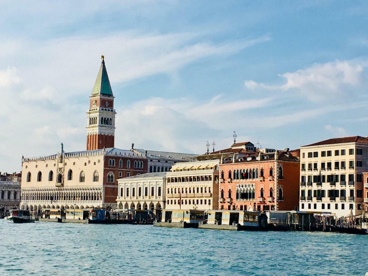 Biennale Family Apartment In Venedig Eksteriør billede